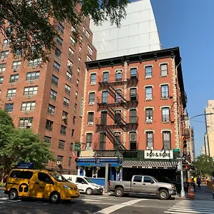 ** Hotel Carlton Arms United States